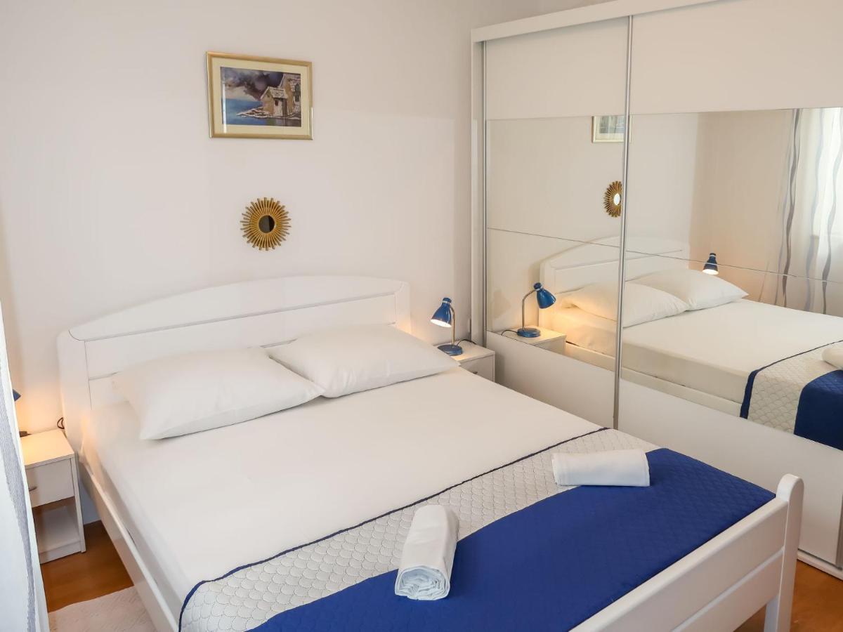 Apartment Ana - Brc100 By Interhome Supetar Dış mekan fotoğraf
